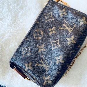 Louis Vuitton Mini Pochette